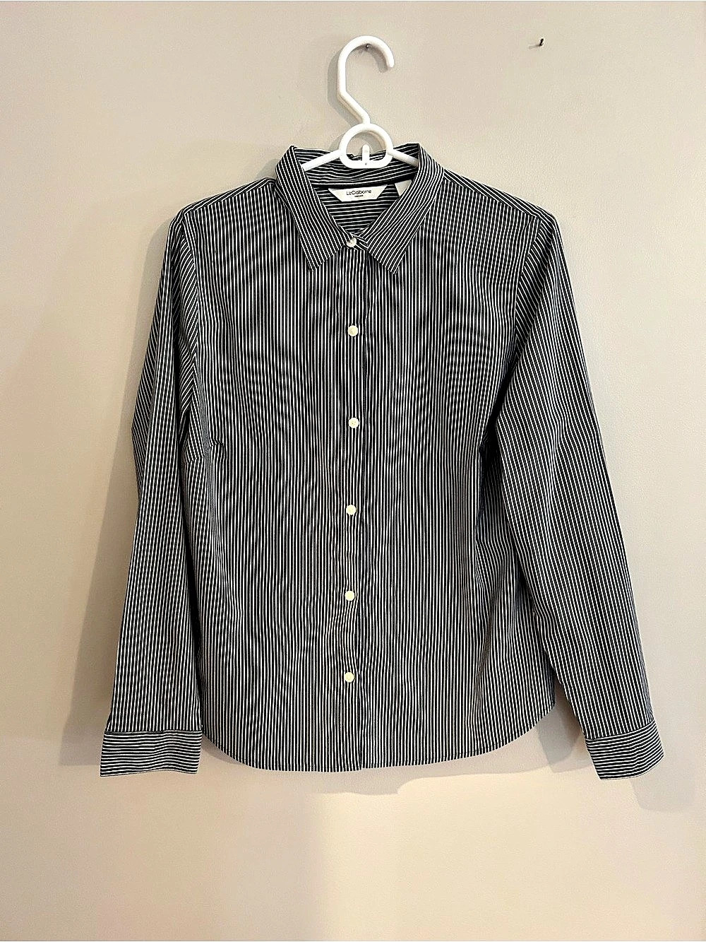 Liz Claiborne Striped Button Down Shirt in Black & White Size 12